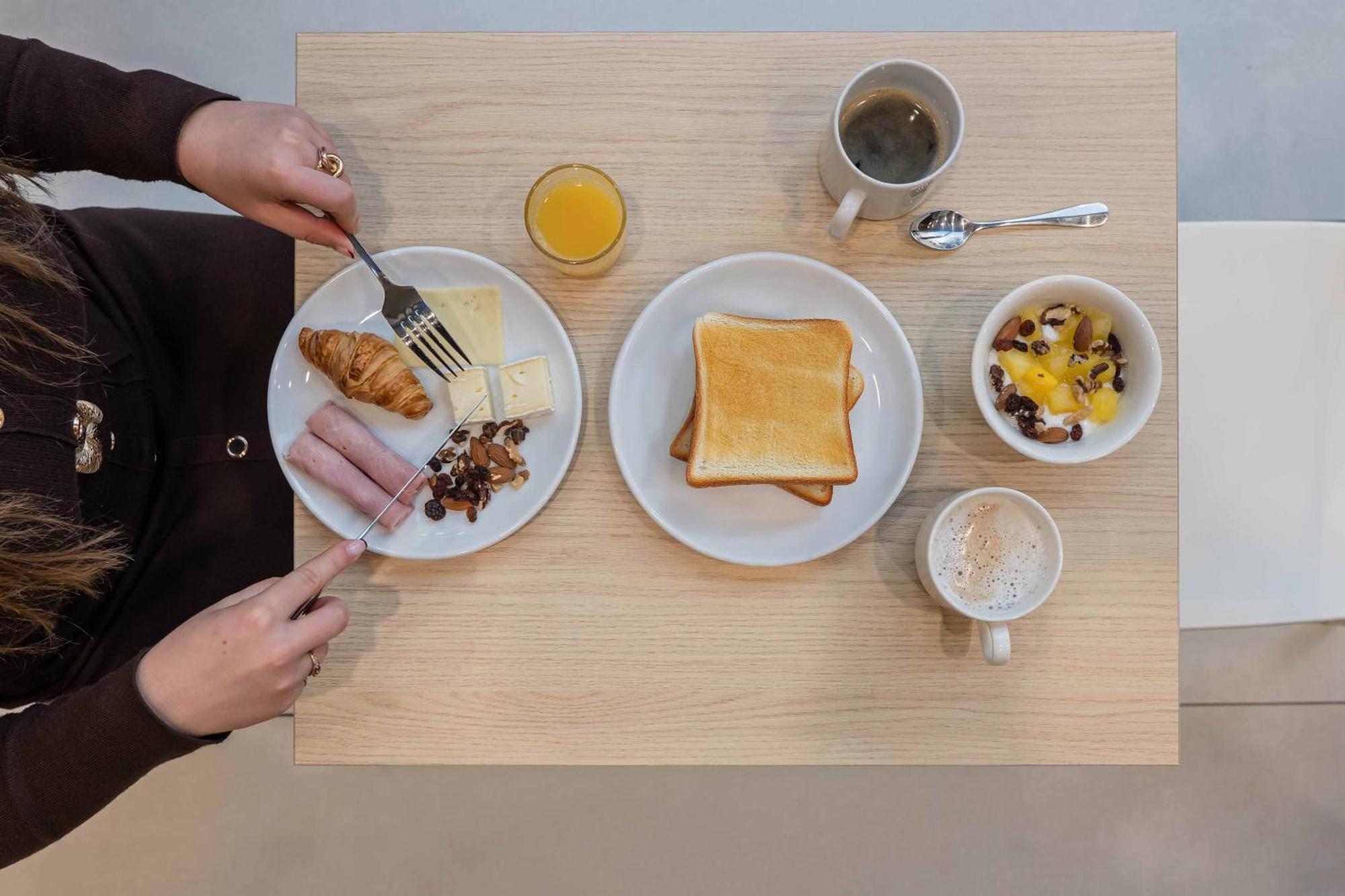 Easyhotel Valencia Ciutat Vella — Photos 1